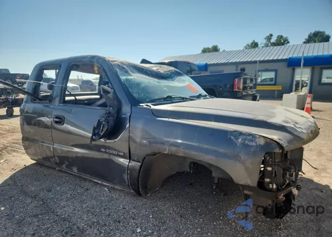2002 Chevrolet Silverado K2500 Heavy Duty z USA, uszkodzony, nr VIN 1GCHK29GX2E262543